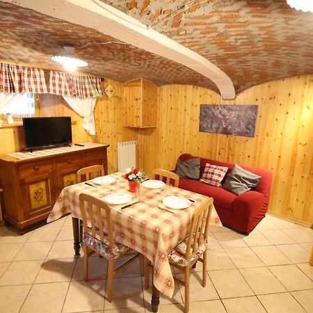 L'Ermellino Bilocale In Centro - Affitti Brevi Italia Daire Brusson Dış mekan fotoğraf