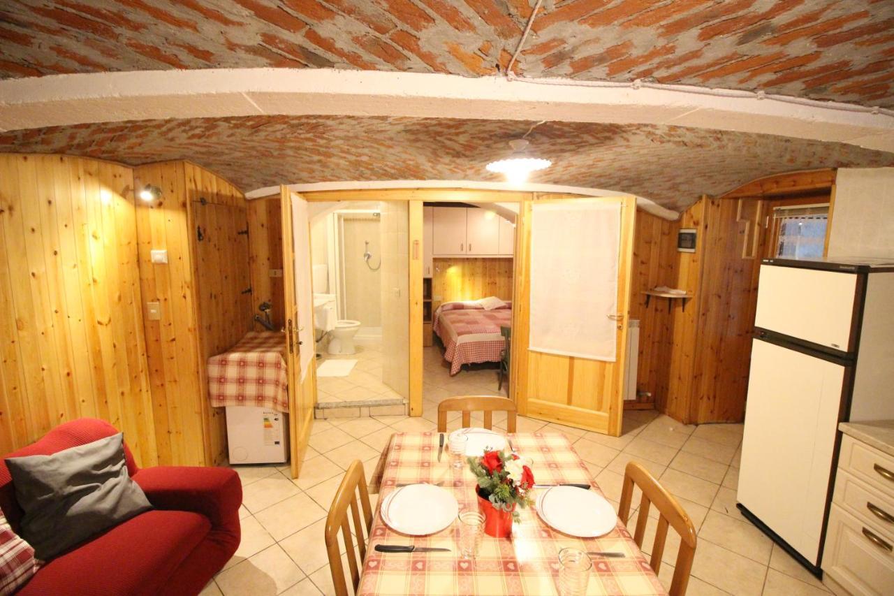 L'Ermellino Bilocale In Centro - Affitti Brevi Italia Daire Brusson Dış mekan fotoğraf